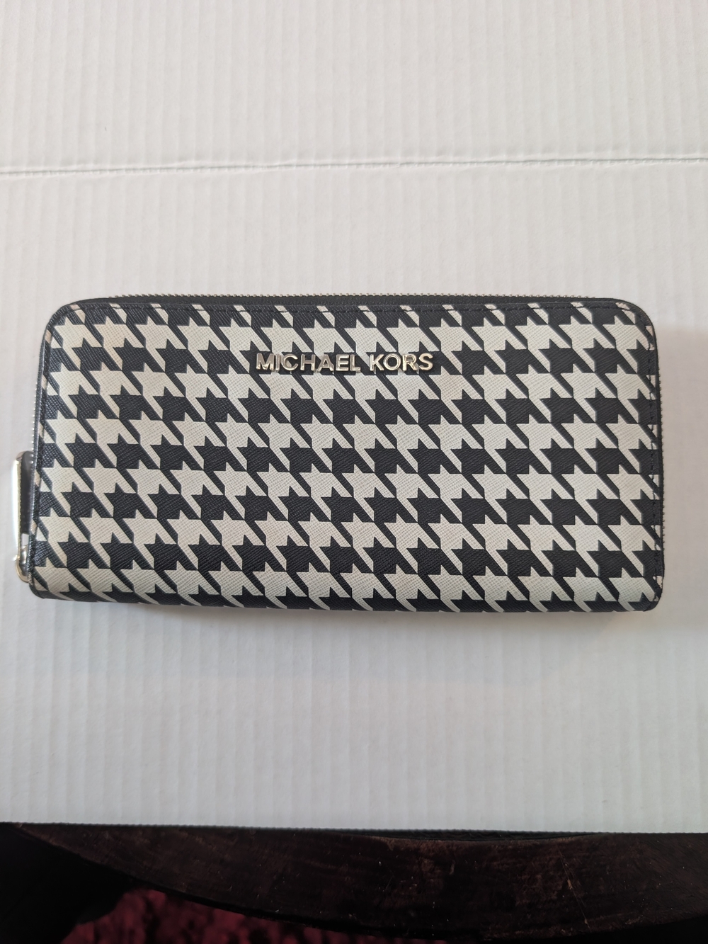 Michael Kors Black and White Houndstooth Zip Around Wallet